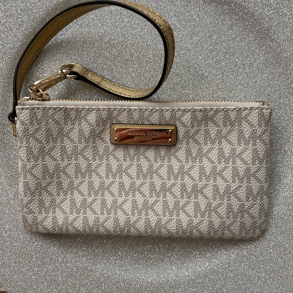 Michael Kors Wristlet